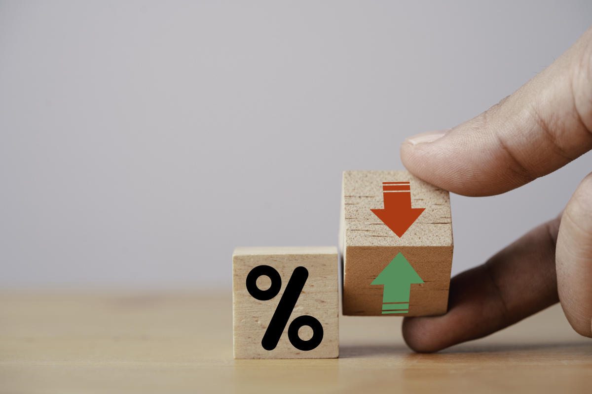 Are HYSAs less favorable when interest rates are low​?