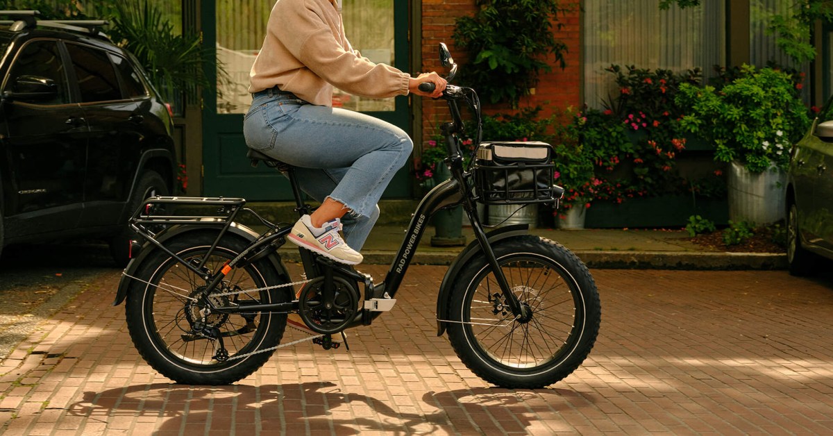 Rad Power's final phase of Christmas savings drops RadExpand 5 folding e-bike to $1,299 (Reg. $1,599), more