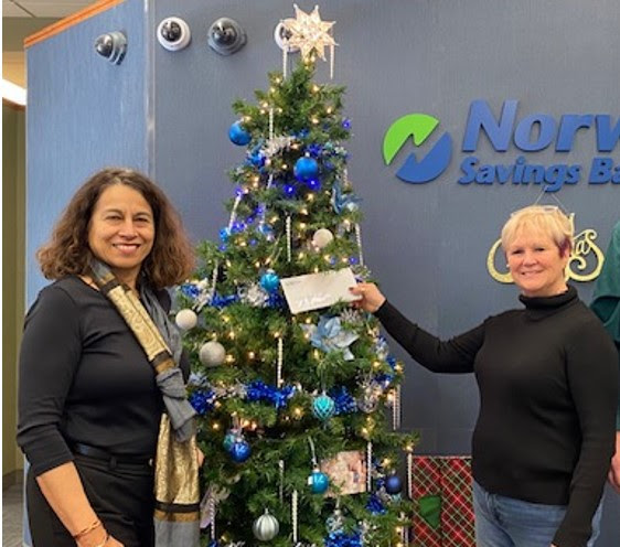 Norway Savings Bank makes $2,000 donation to Harrison Food Bank