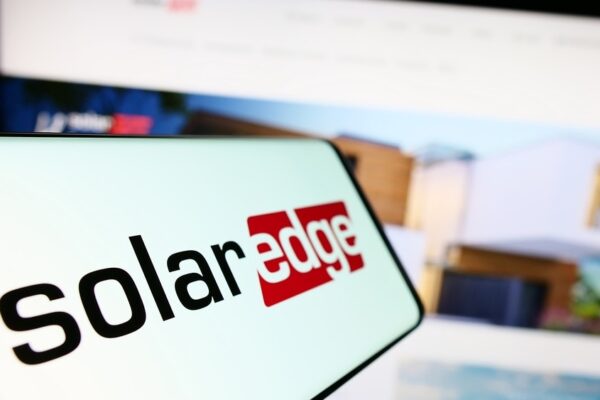 SolarEdge's Restructuring To Generate Savings And Free Cash Flow Upside: Goldman Sachs Analyst